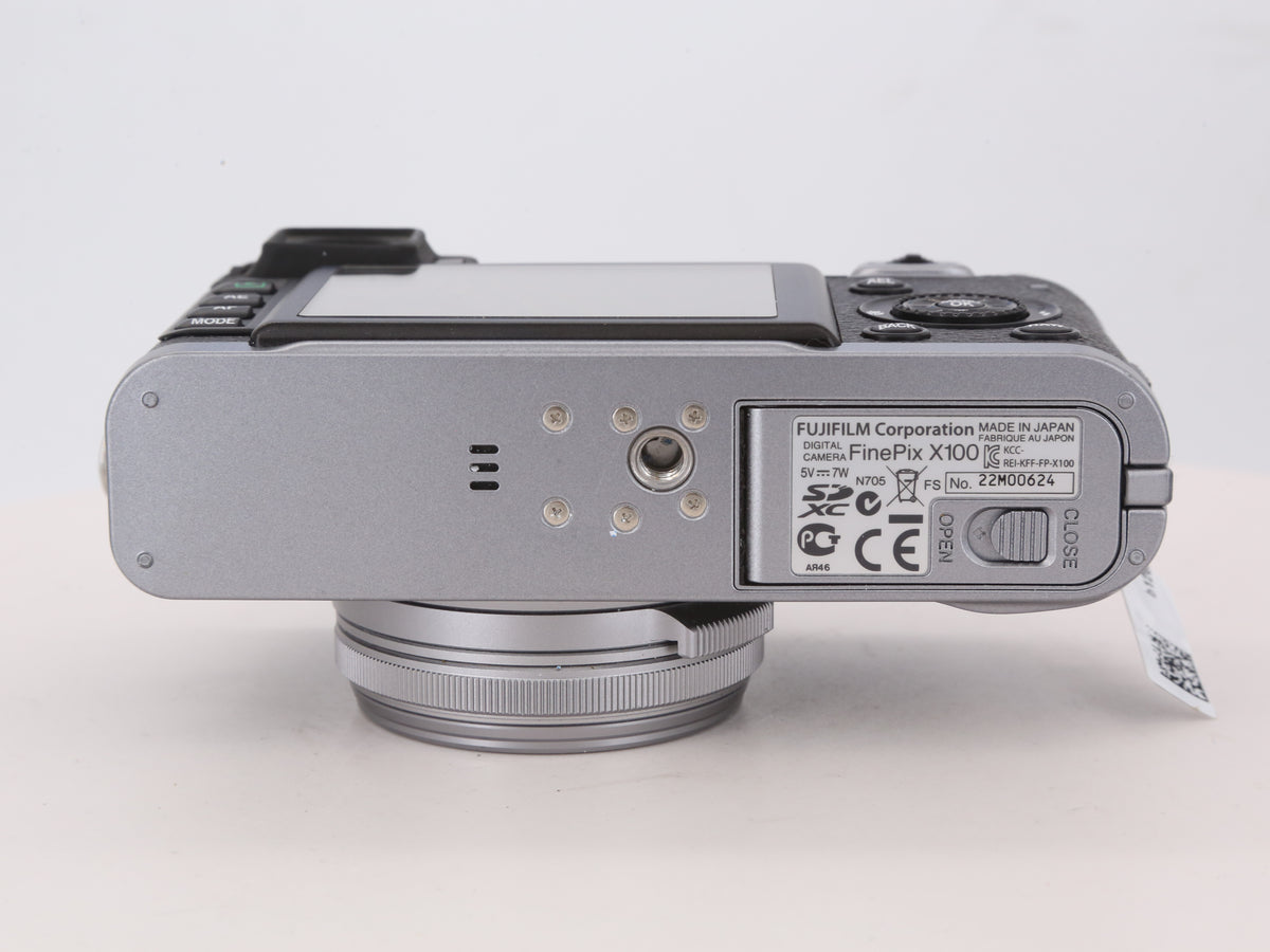 [Good, Shipping from US] Fujifilm X100 Camera