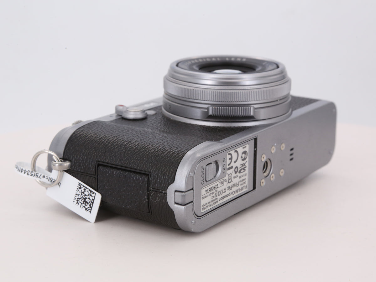 [Good, Shipping from US] Fujifilm X100 Camera