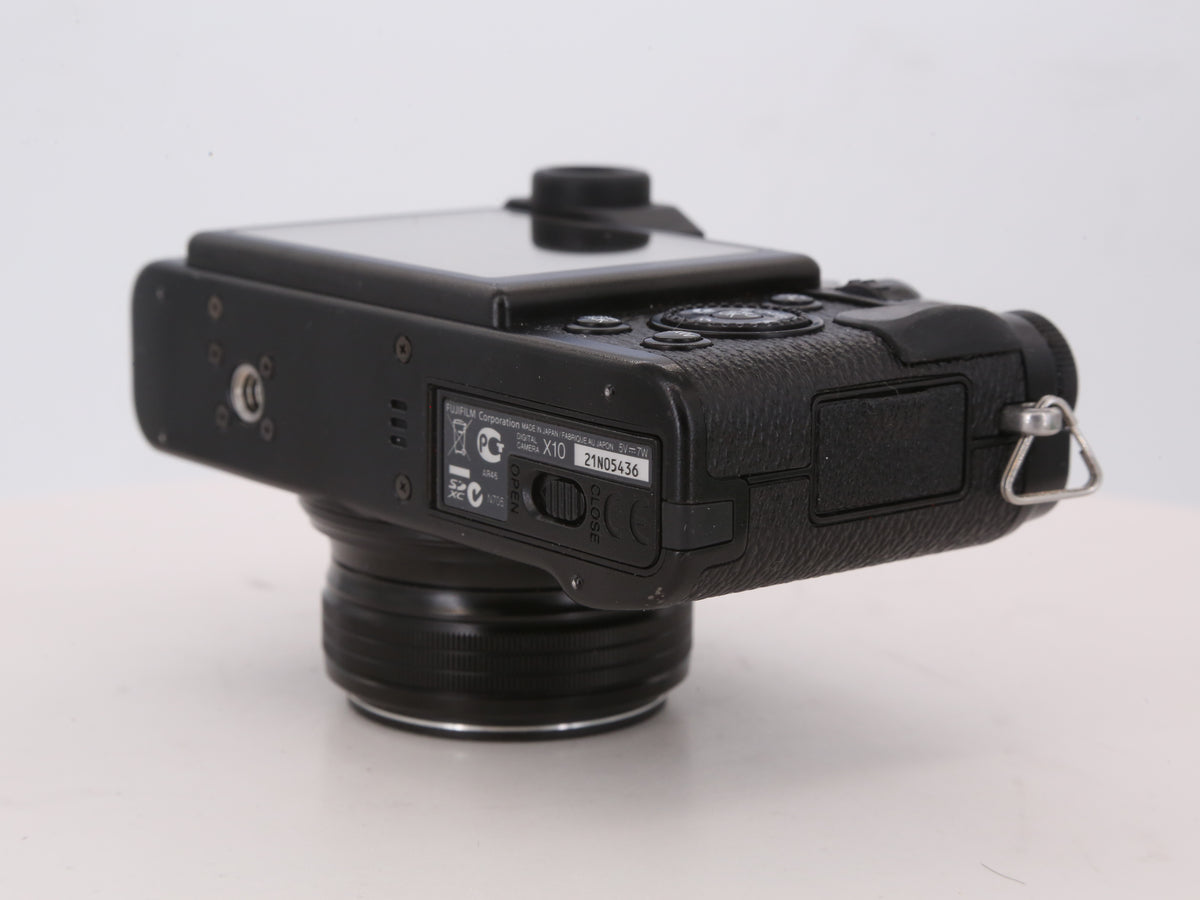 [Good, Shipping from US] Fujifilm X10 Camera
