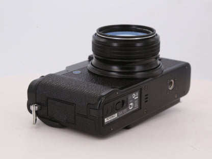 [Good, Shipping from US] Fujifilm X10 Camera