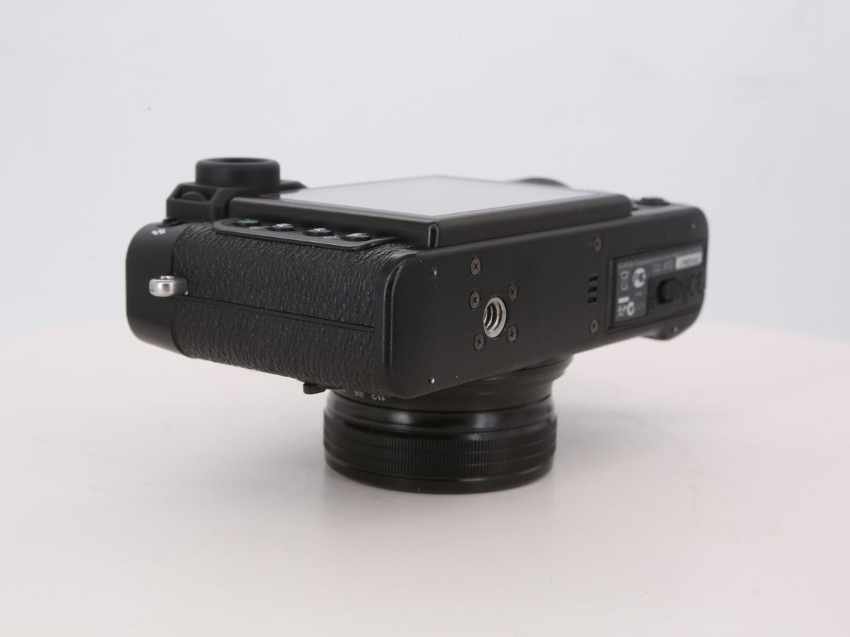 [Good, Shipping from US] Fujifilm X10 Camera