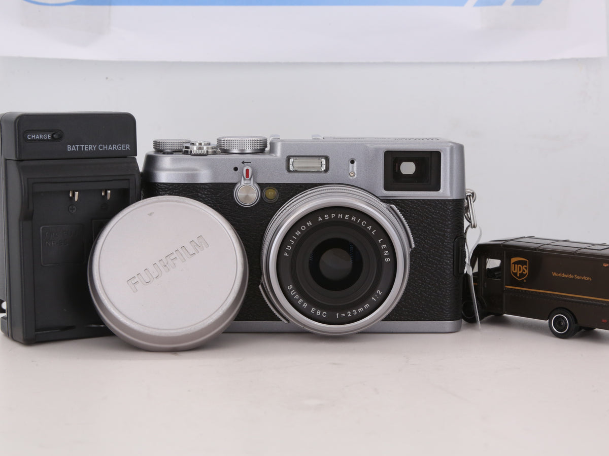 [Good, Shipping from US] Fujifilm X100 Camera