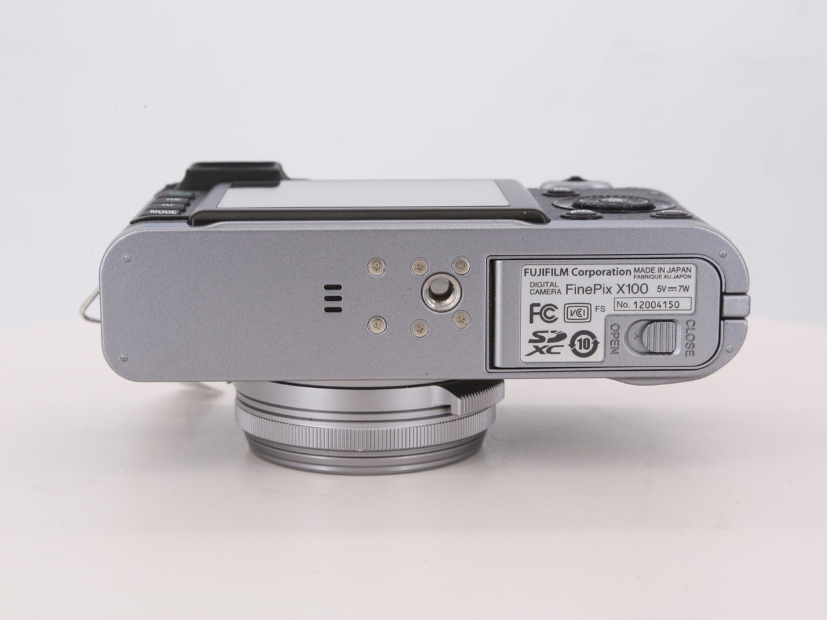 [Good, Shipping from US] Fujifilm X100 Camera