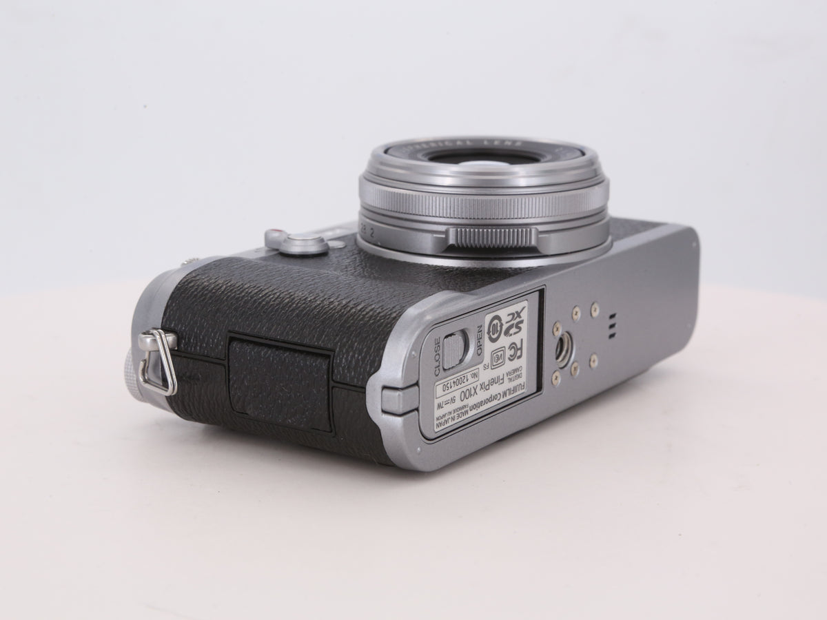 [Good, Shipping from US] Fujifilm X100 Camera