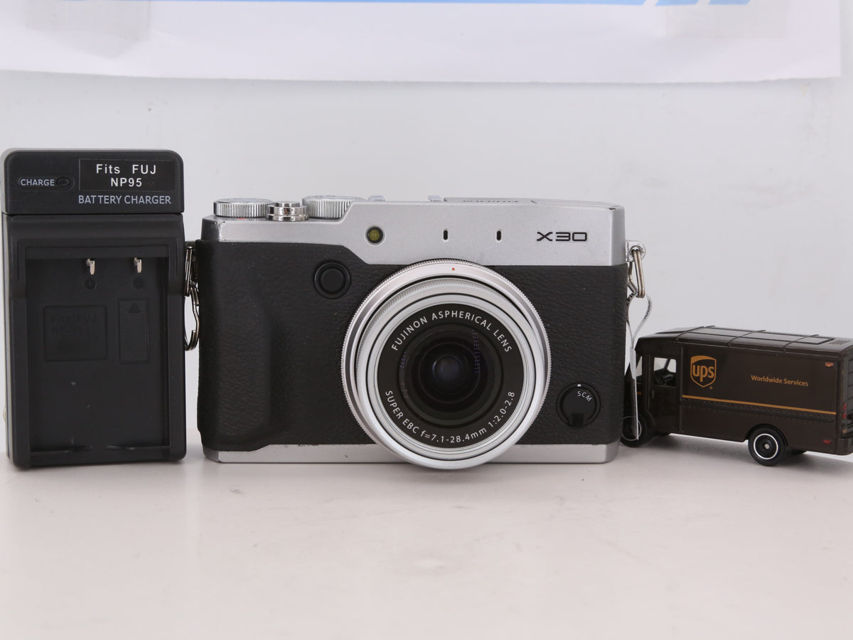 [Good, Shipping from US] Fujifilm X30 Camera