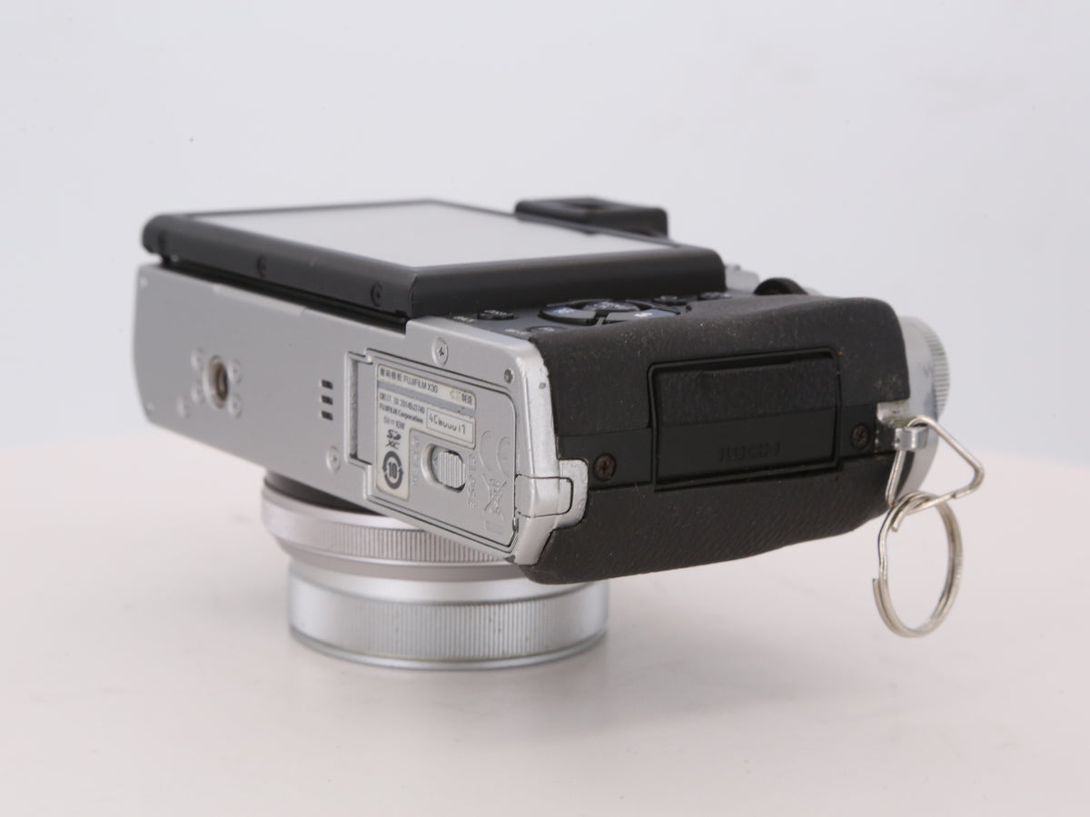[Good, Shipping from US] Fujifilm X30 Camera