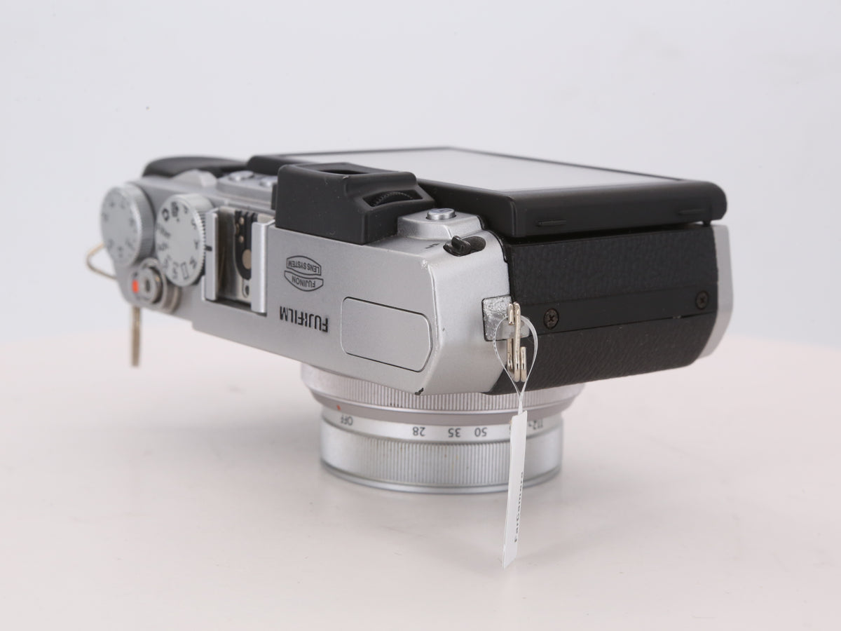 [Good, Shipping from US] Fujifilm X30 Camera