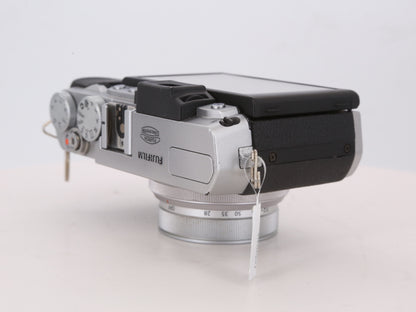 [Good, Shipping from US] Fujifilm X30 Camera