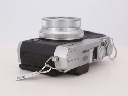 [Good, Shipping from US] Fujifilm X30 Camera