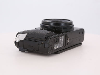 [Good, Shipping from US] Fujifilm X70 Camera