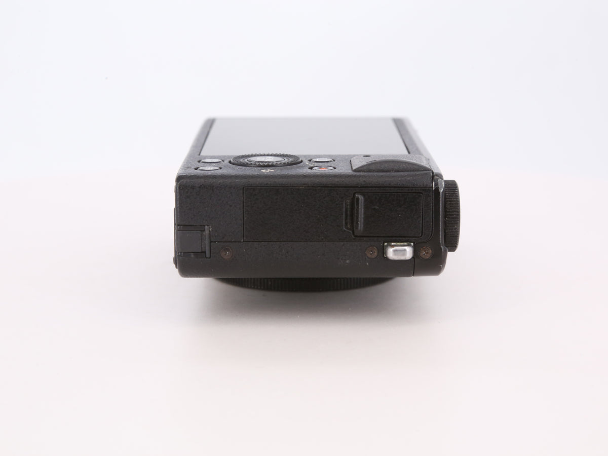 [Good, Shipping from US] Fujifilm XQ1 Camera