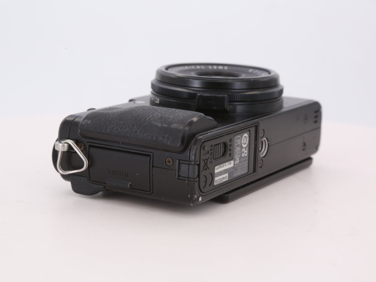 [Good, Shipping from US] Fujifilm X70 Camera