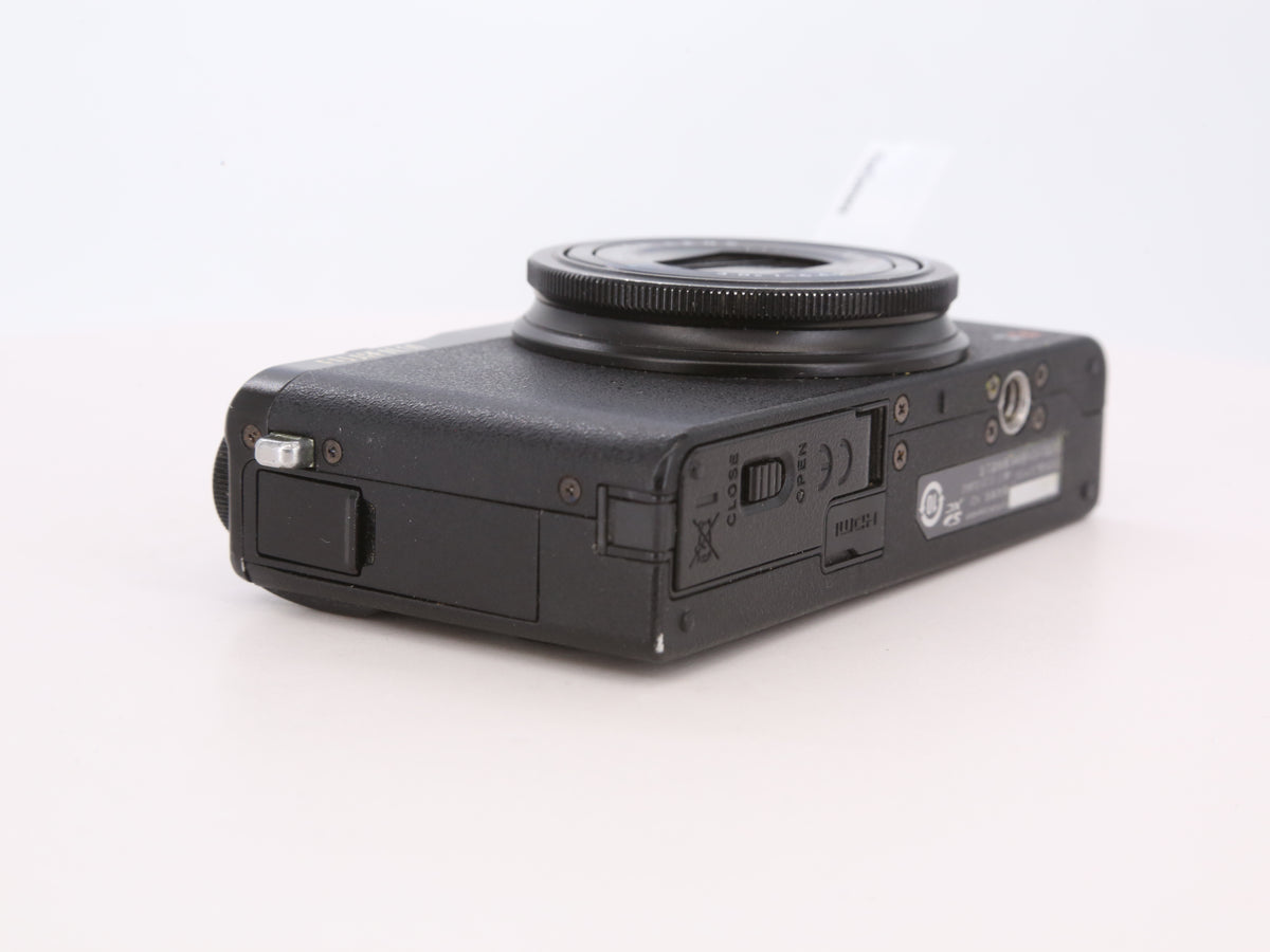 [Good, Shipping from US] Fujifilm XQ1 Camera
