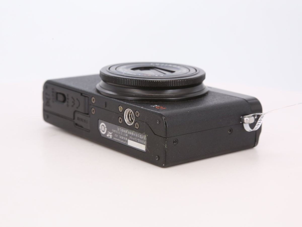 [Good, Shipping from US] Fujifilm XQ1 Camera