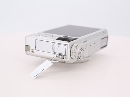 [Good, Shipping from US] Fujifilm XQ1 Camera