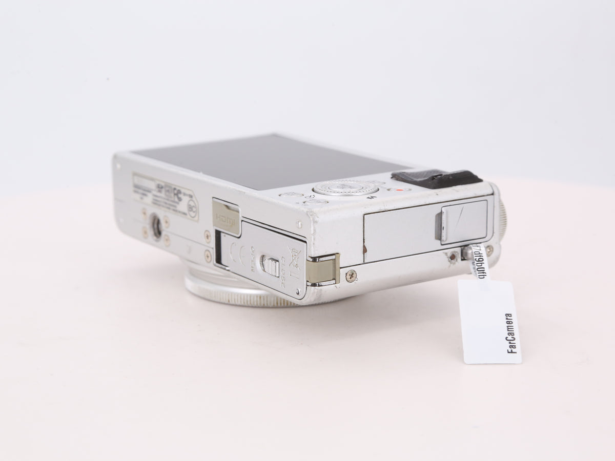 [Good, Shipping from US] Fujifilm XQ1 Camera