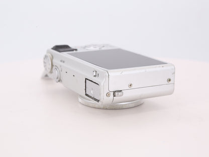 [Good, Shipping from US] Fujifilm XQ1 Camera