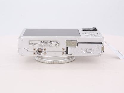 [Good, Shipping from US] Fujifilm XQ1 Camera
