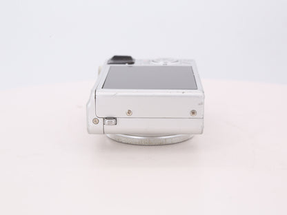 [Good, Shipping from US] Fujifilm XQ1 Camera