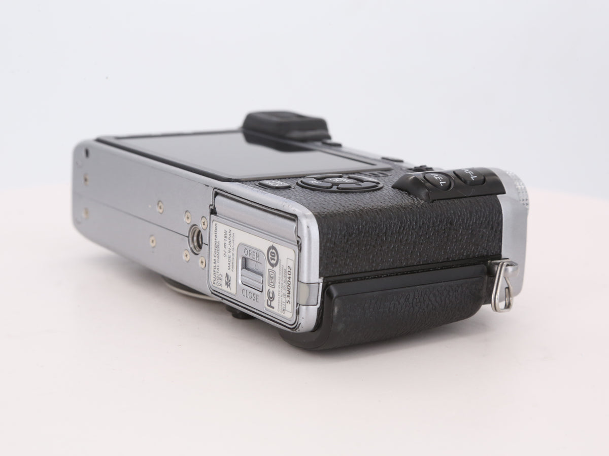 [Good, Shipping from US] Fujifilm X-E2 Camera