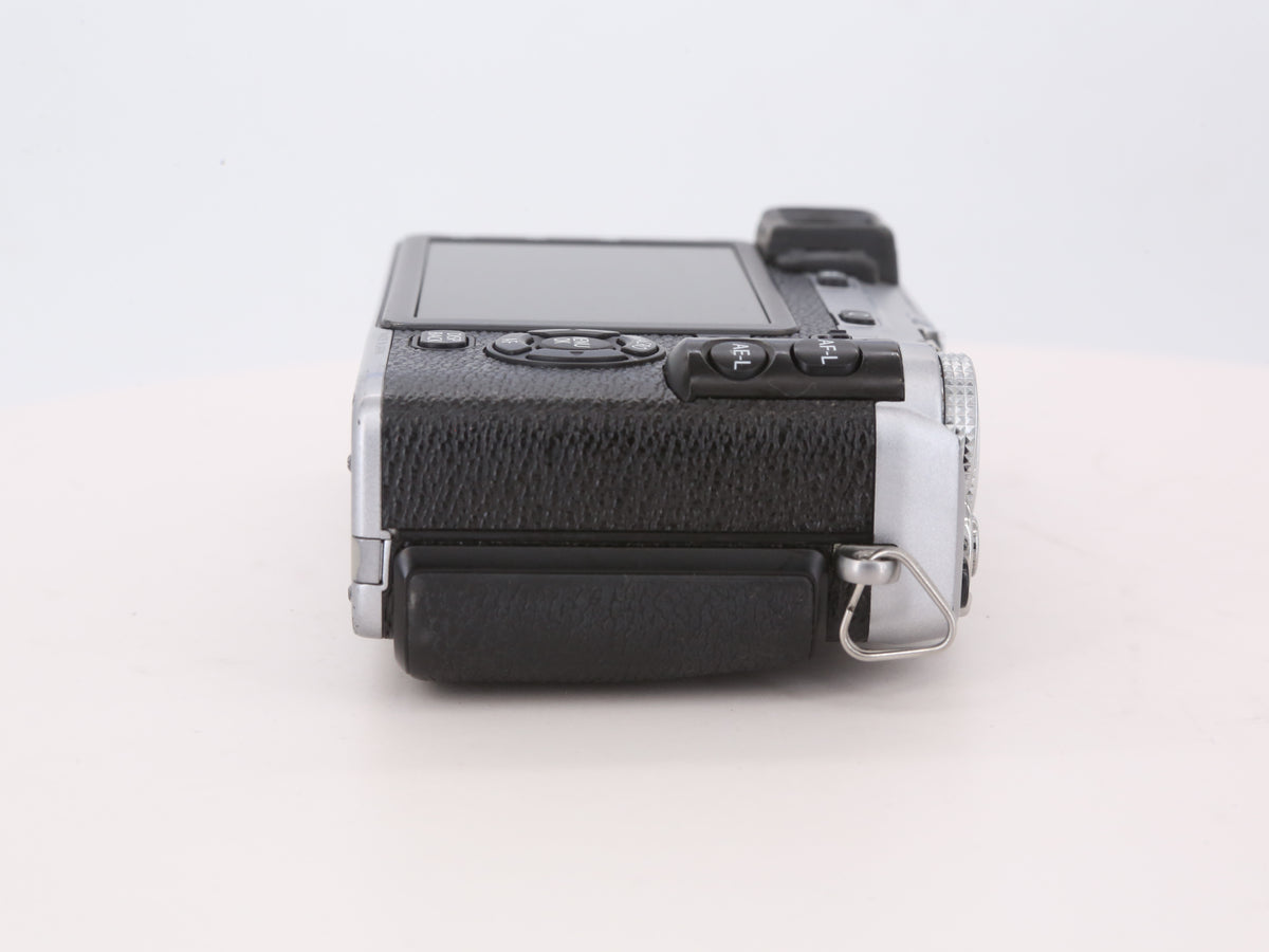 [Good, Shipping from US] Fujifilm X-E2 Camera