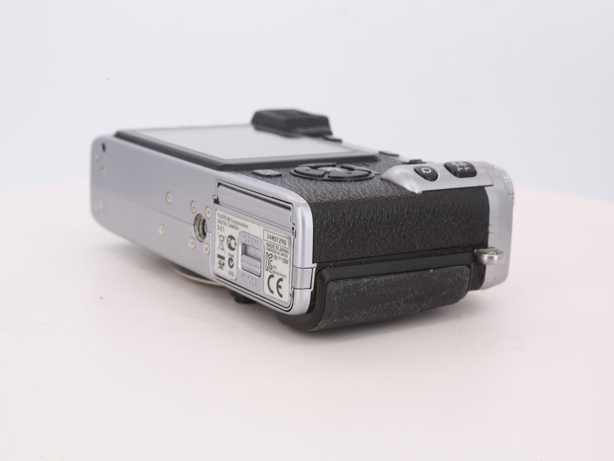 [Good, Shipping from US] Fujifilm X-E1 Camera