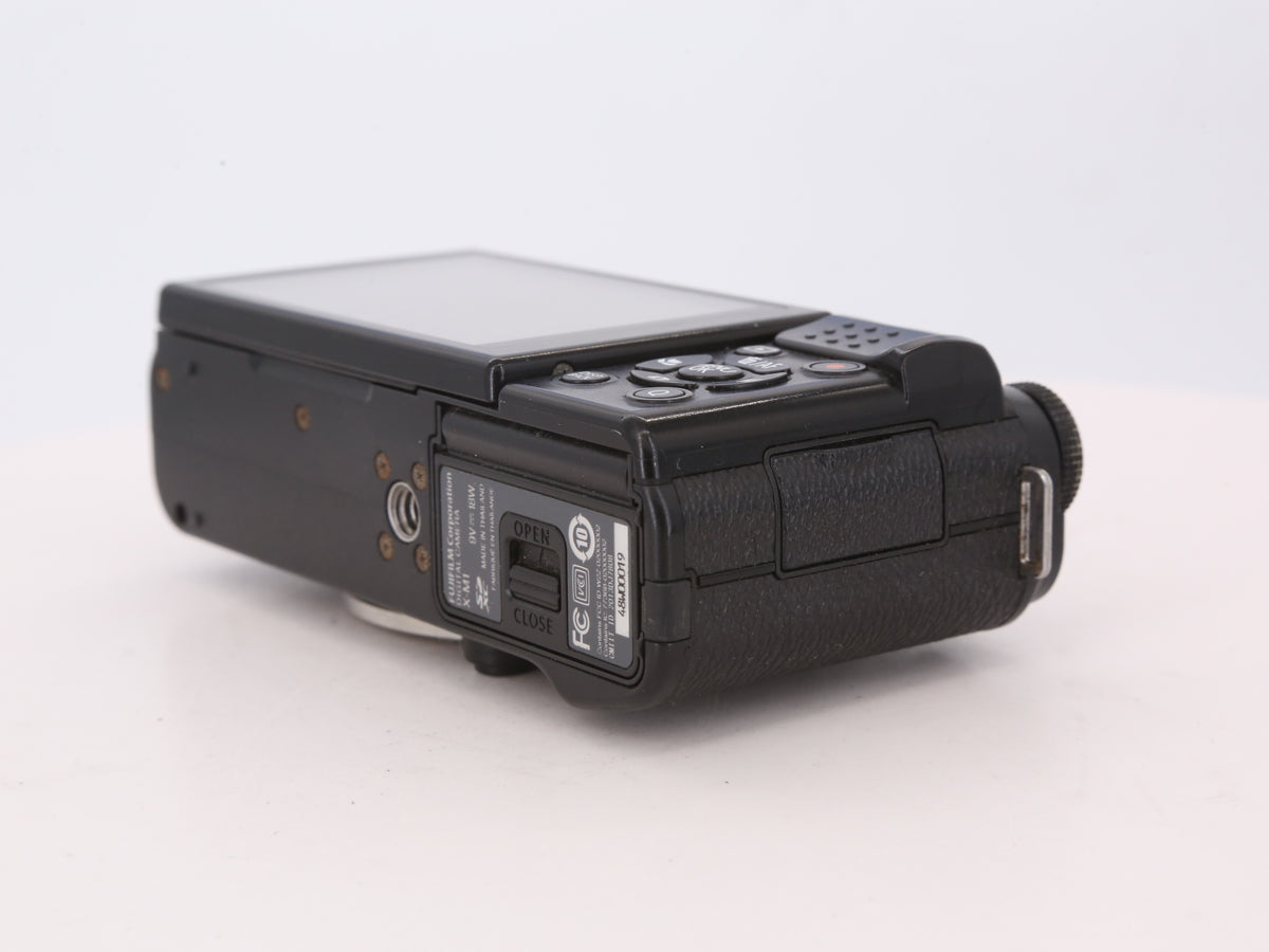 [Good, Shipping from US] Fujifilm X-M1 Camera