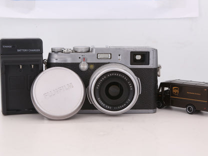 [Good, Shipping from US] Fujifilm X100 Camera