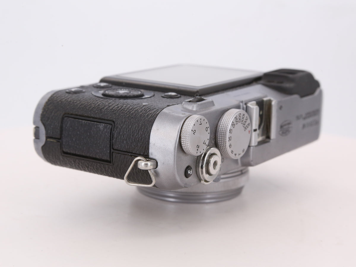 [Good, Shipping from US] Fujifilm X100 Camera