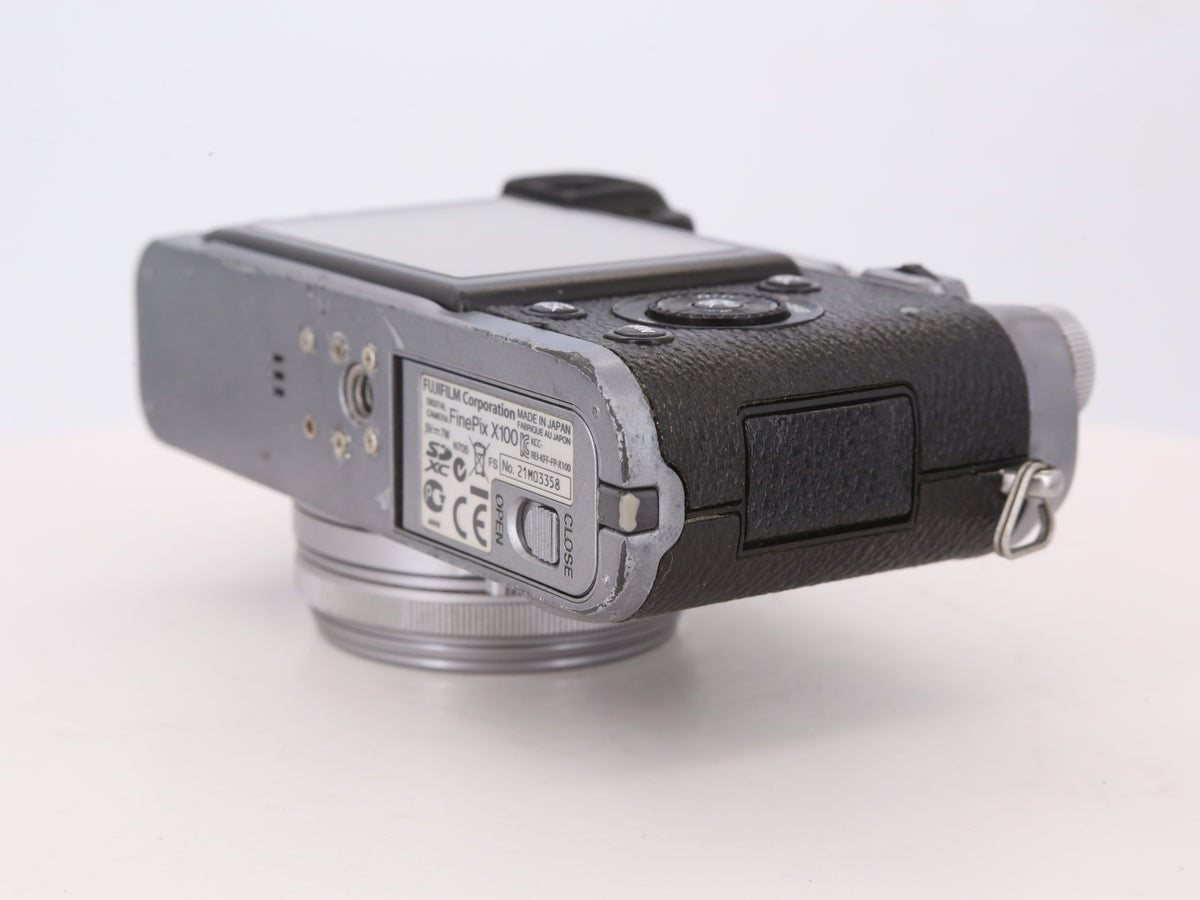 [Good, Shipping from US] Fujifilm X100 Camera