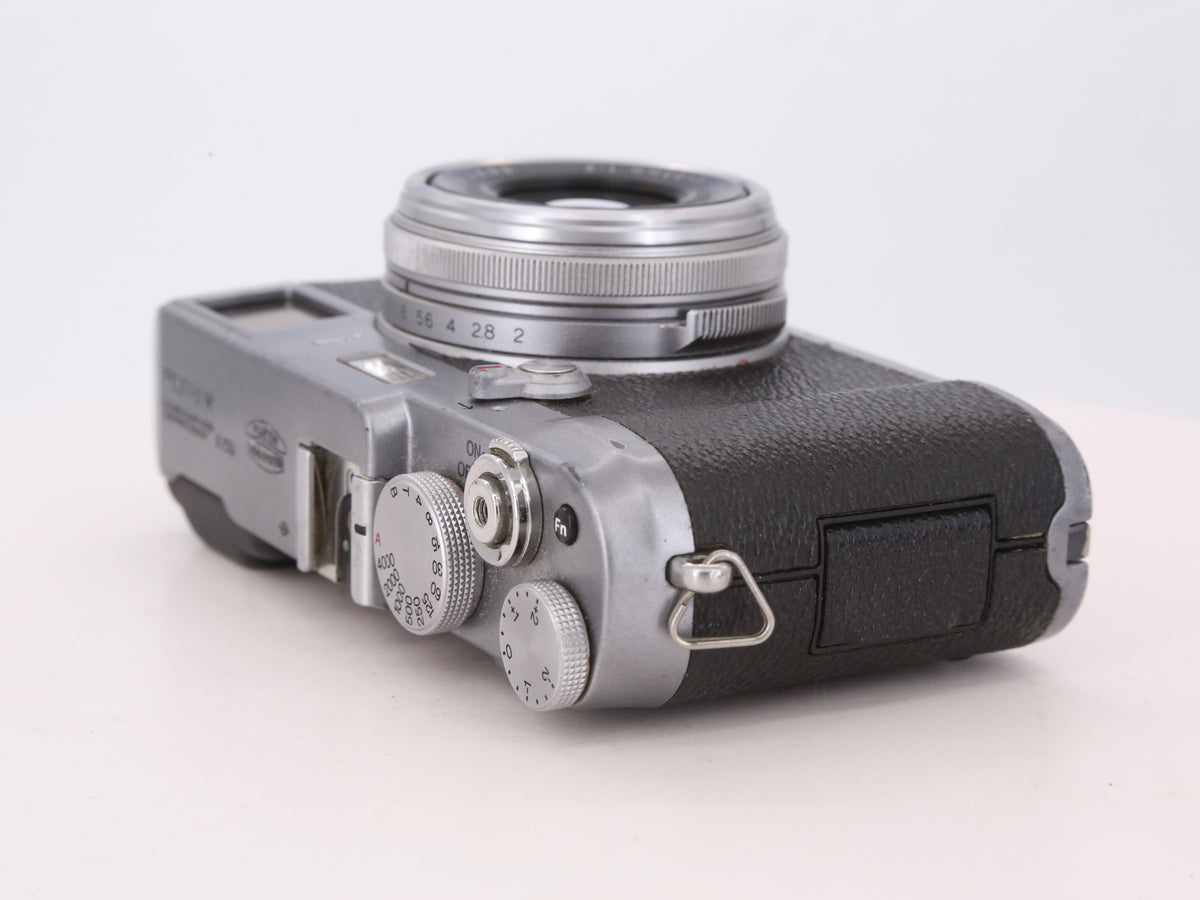 [Good, Shipping from US] Fujifilm X100 Camera