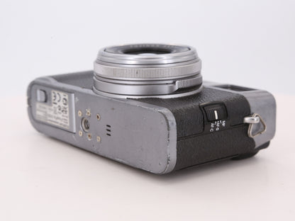 [Good, Shipping from US] Fujifilm X100 Camera