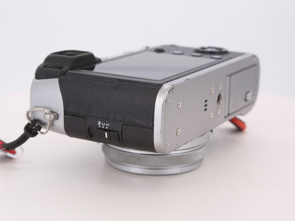 [Good, Shipping from US] Fujifilm X100F Camera