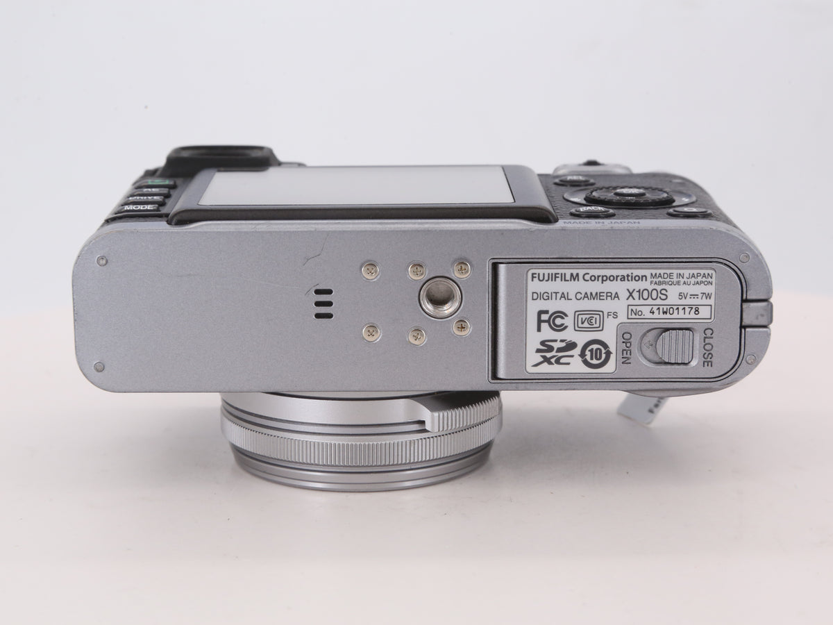 [Good, Shipping from US] Fujifilm X100S Camera