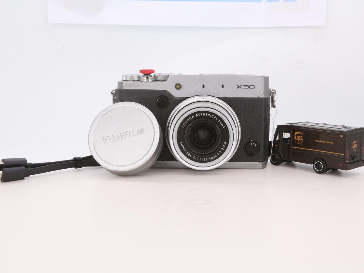 [Good, Shipping from US] Fujifilm X30 Camera