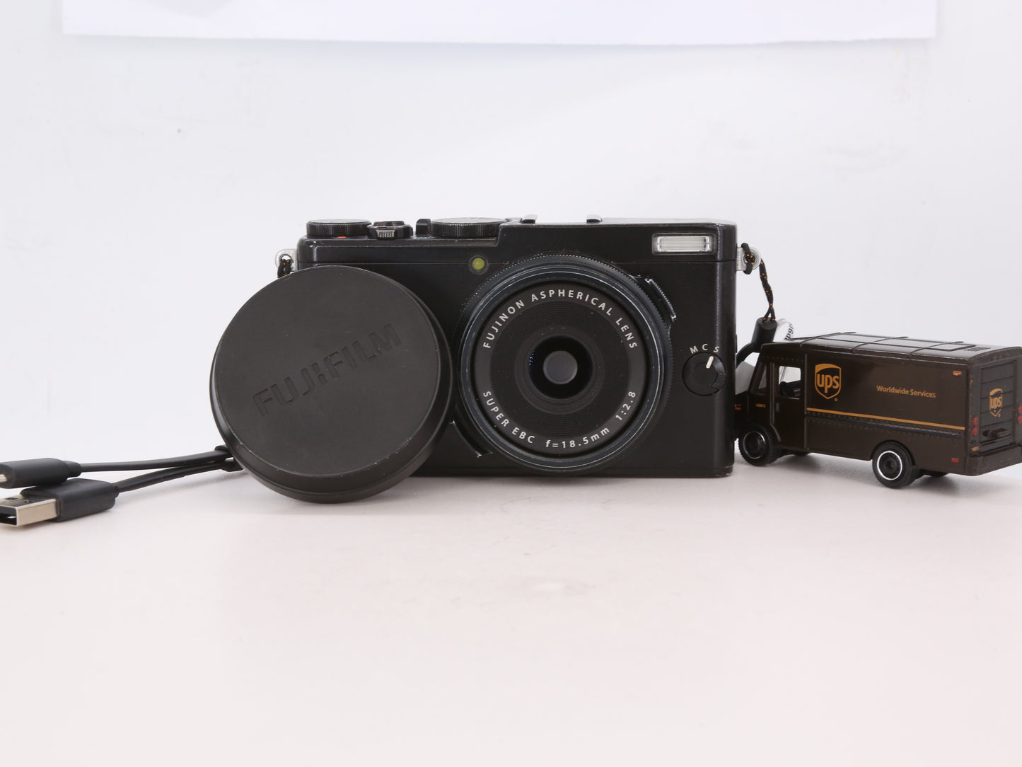 [Good, Fast Shipping] Fujifilm X70 Camera