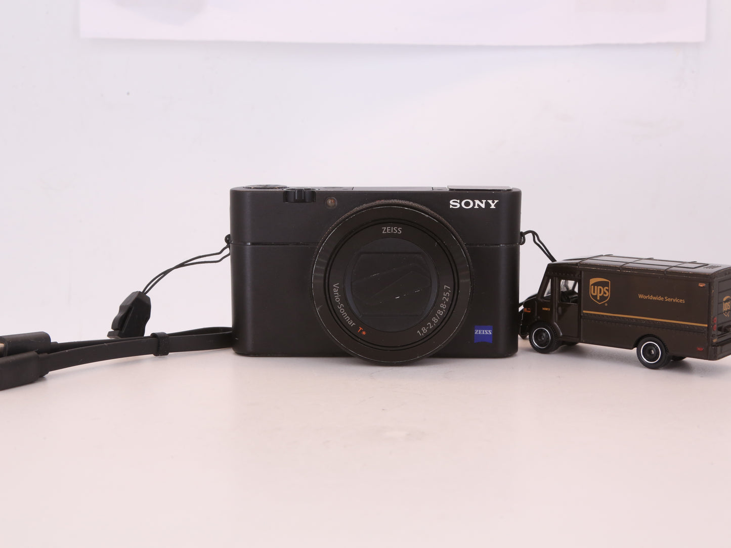[Good, Fast Shipping] Sony DSC-RX100 V M5 Camera