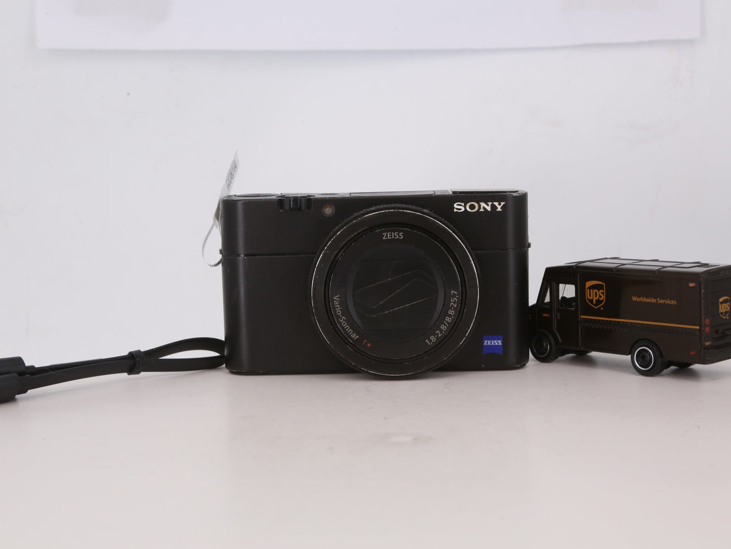 [Good, Fast Shipping] Sony DSC-RX100 V M5 Camera