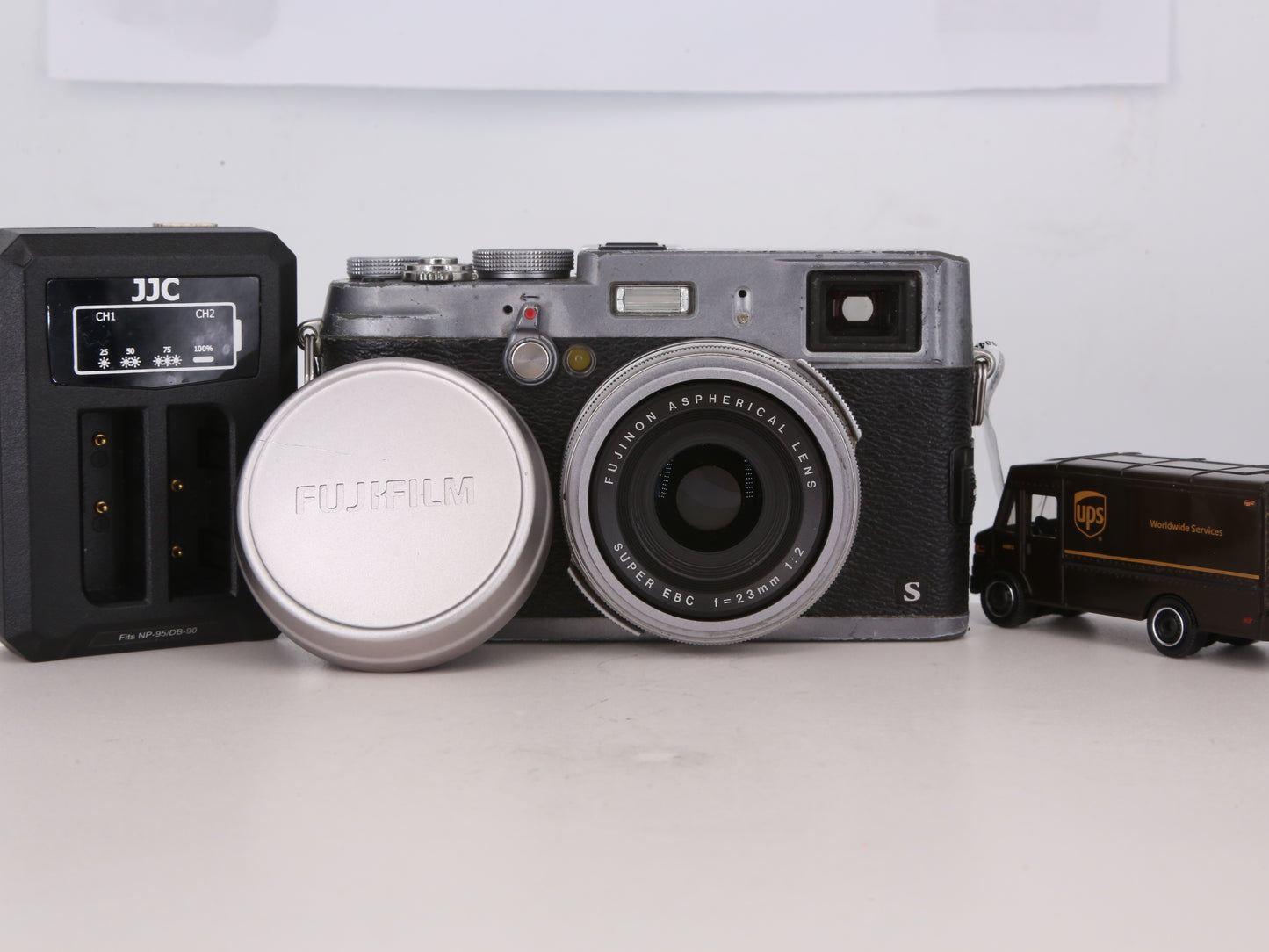 [Good, Fast Shipping] Fujifilm X100S Camera