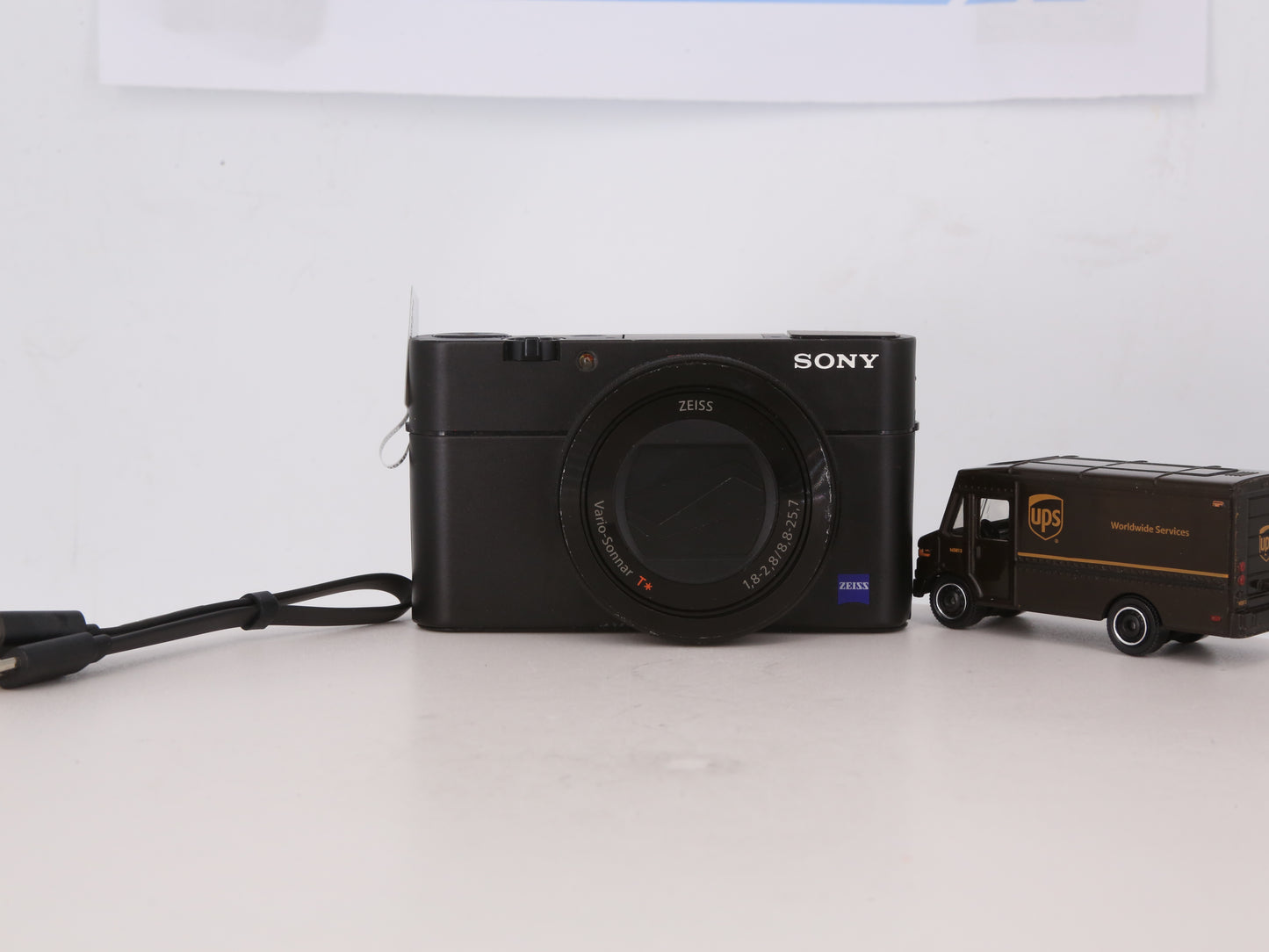 [Good, Fast Shipping] Sony DSC-RX100 V M5 Camera
