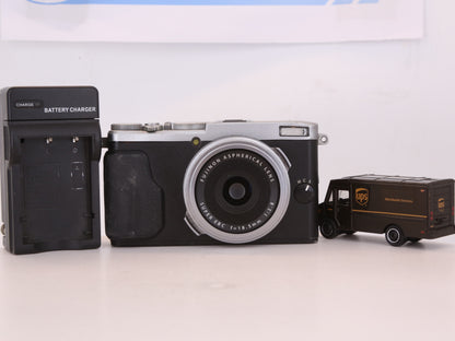 [Good, Fast Shipping] Fujifilm X70 Camera