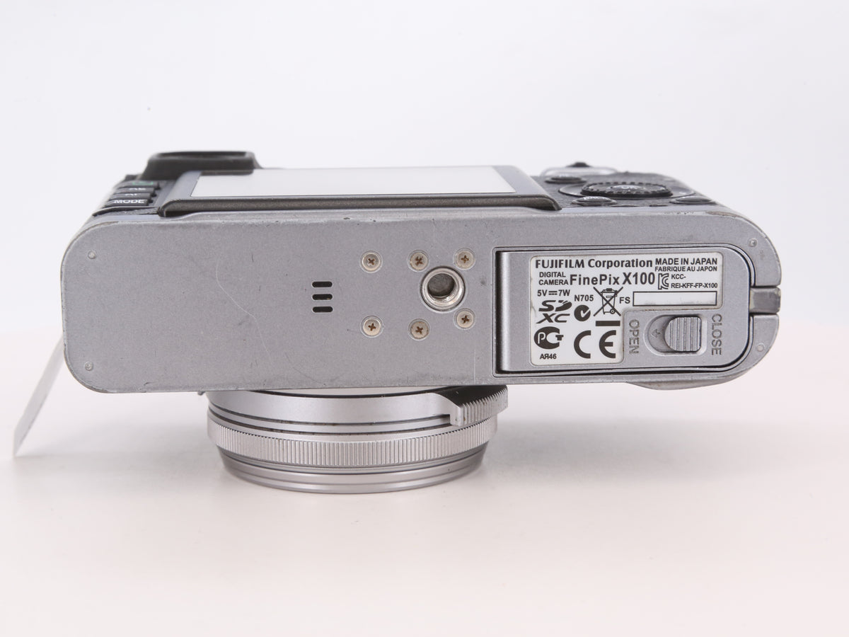 [Good, Shipping from US] Fujifilm X100 Camera