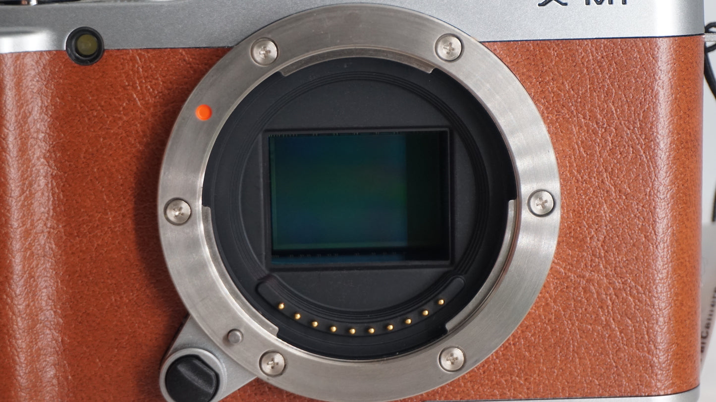 [Good, Fast Shipping] Fujifilm X-M1 Camera