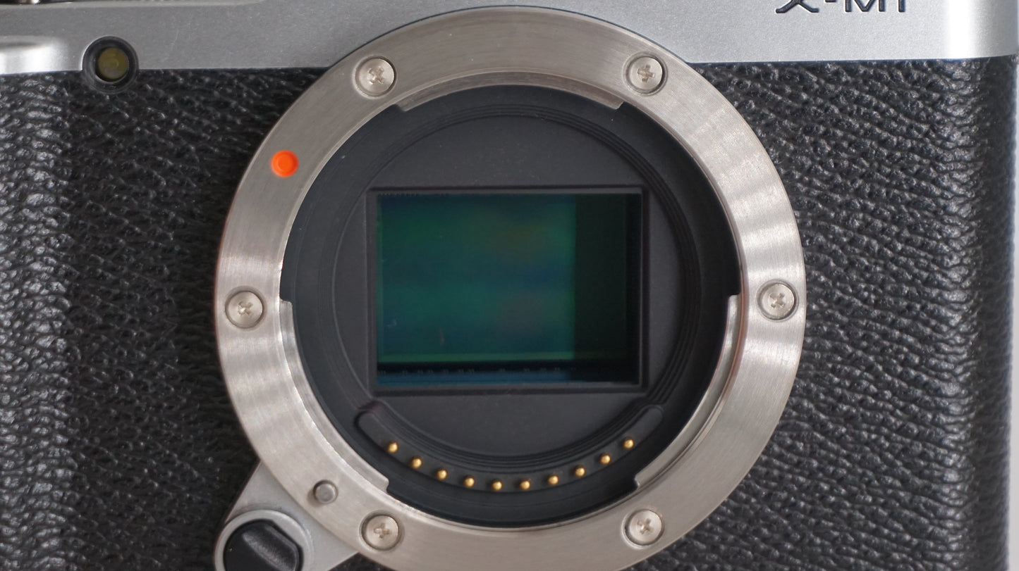 [Good, Fast Shipping] Fujifilm X-M1 Camera
