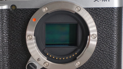 [Good, Fast Shipping] Fujifilm X-M1 Camera