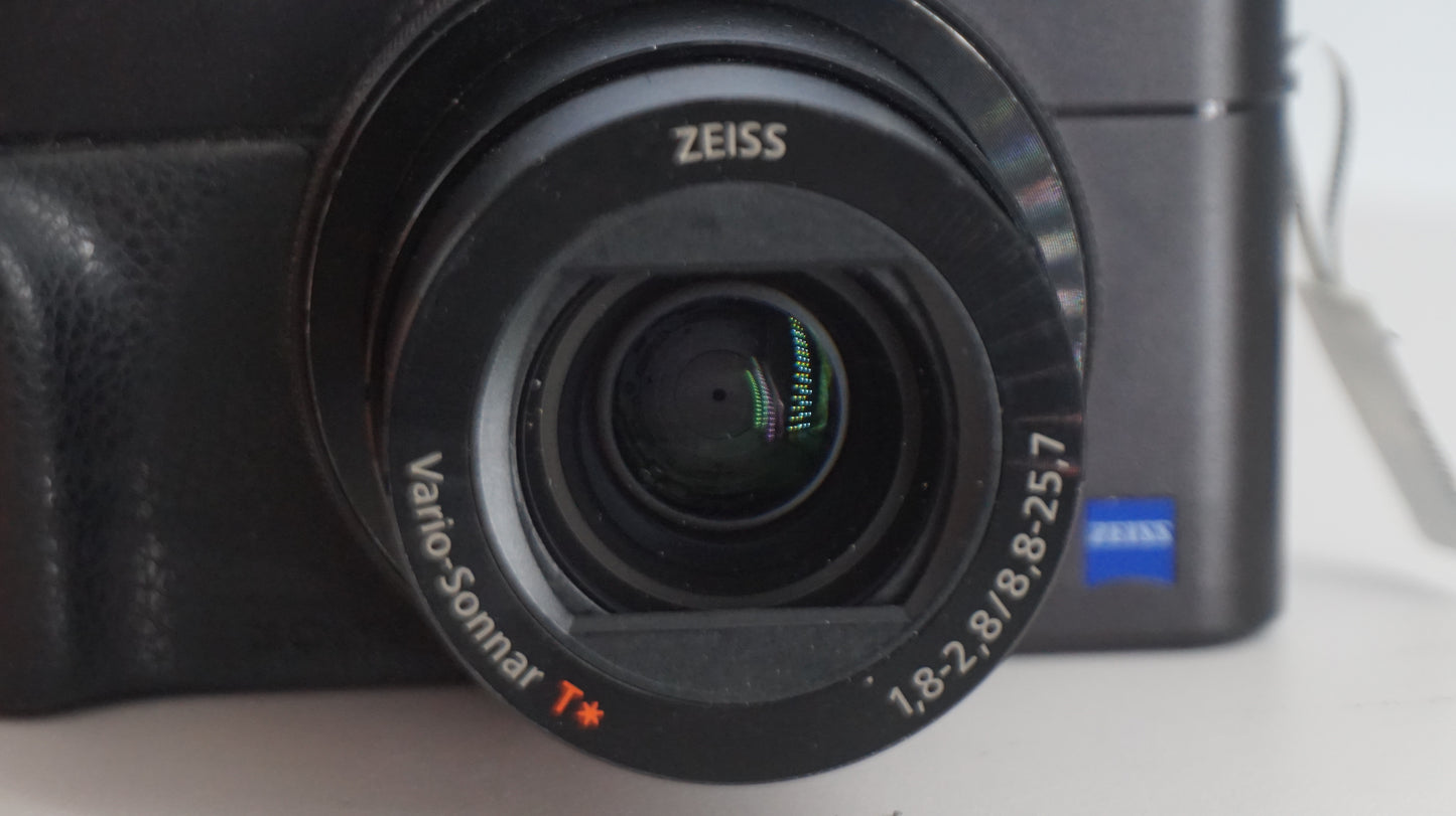 [Good, Fast Shipping] Sony DSC-RX100 V M5 Camera