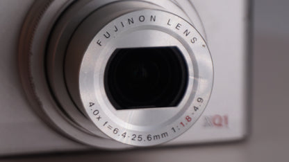 [Good, Fast Shipping] Fujifilm XQ1 Camera