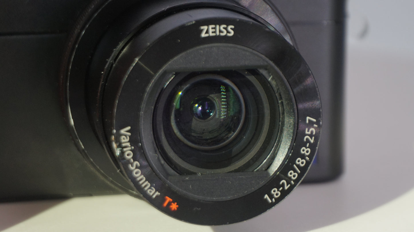 [Good, Fast Shipping] Sony DSC-RX100 V M5 Camera