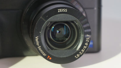 [Good, Fast Shipping] Sony DSC-RX100 V M5 Camera