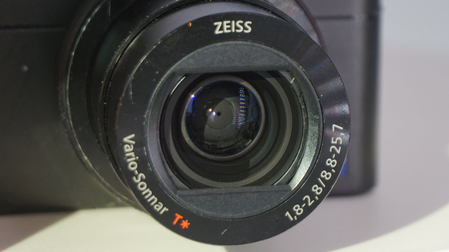 [Good, Fast Shipping] Sony DSC-RX100 V M5 Camera